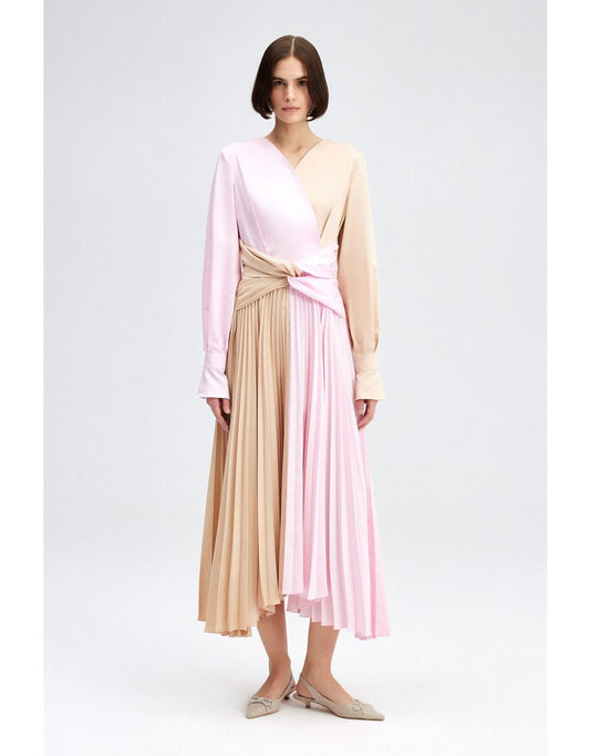Vestido plissado em dois tons