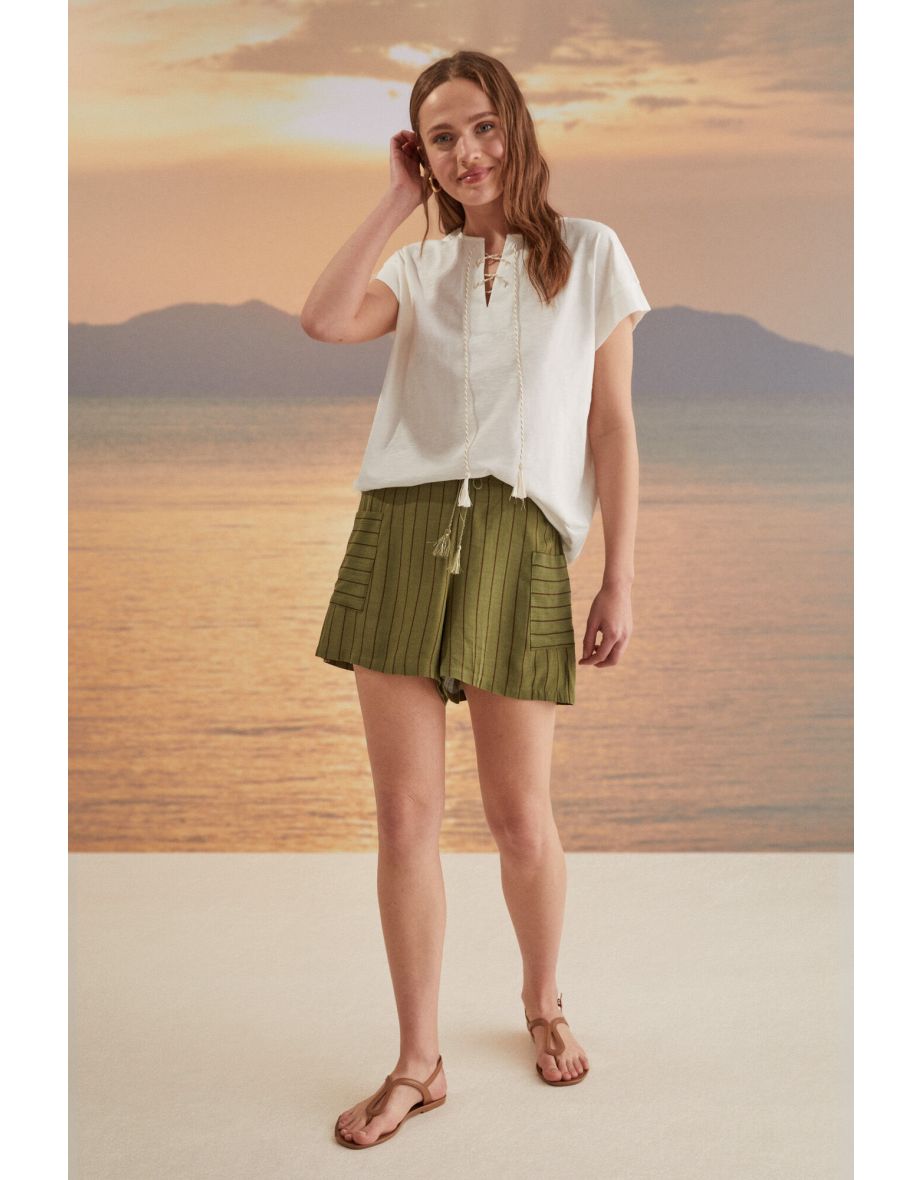 Top marfil 100% algodón con escote de encaje