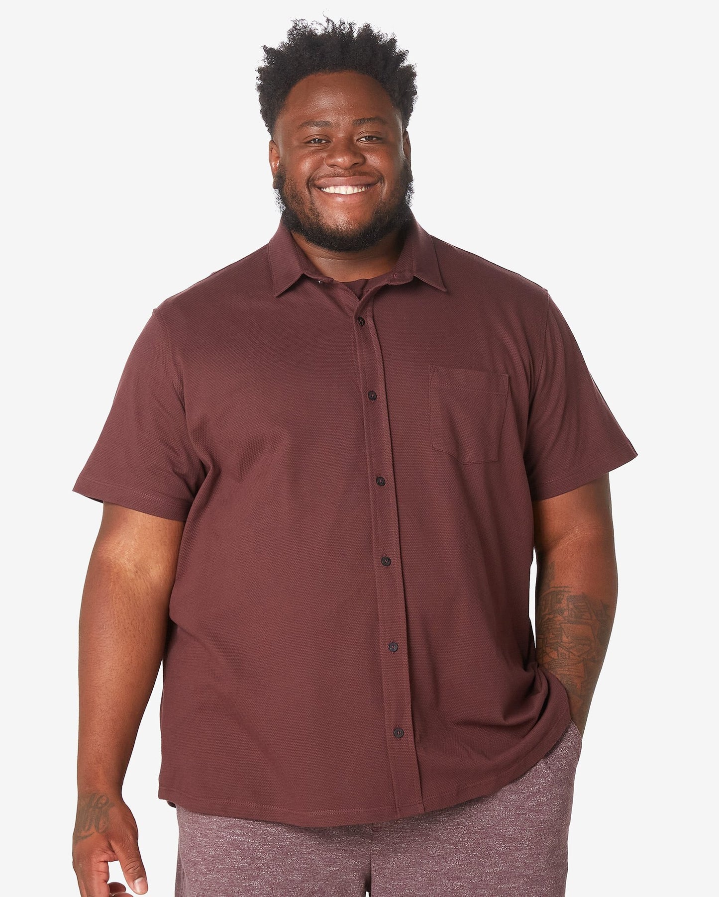 Camisa masculina plus size de manga curta texturizada em vinho da Allman para Riachuelo