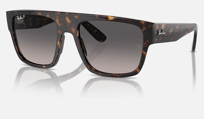 Coltello al carbonio affilato