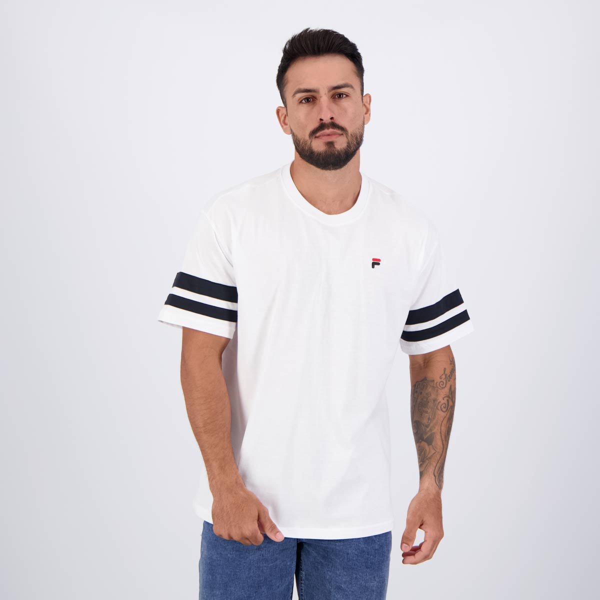 Camiseta Fila Letter Over en blanco y negro