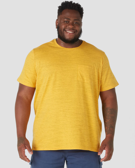 Camiseta Plus Size Básica Amarela de Manga Curta com Bolso by Allman, Riachuelo