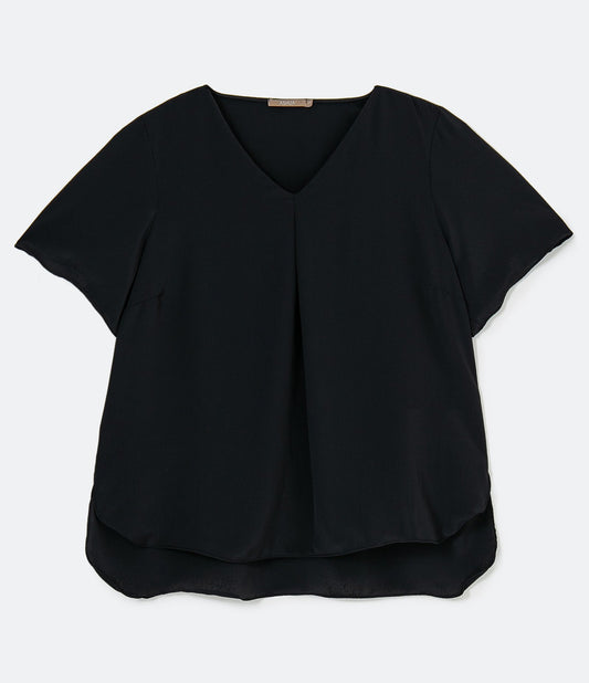 Blusa de Crepe de Manga Curta com Pregas Frontais, Curvy e Plus Size, Preta