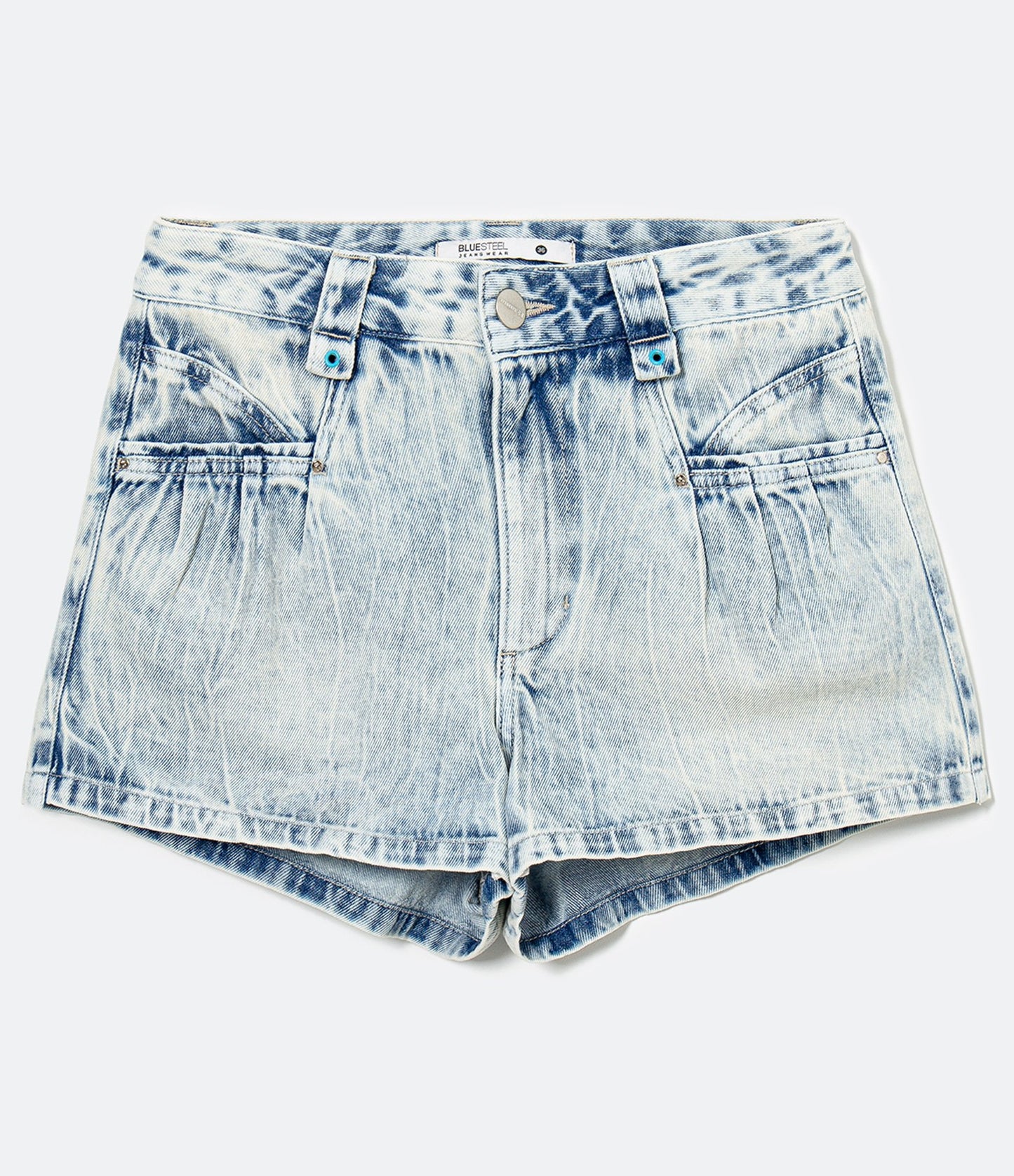 Shorts jeans lisos de lavagem clara com bolsos quadrados e pregas em azul