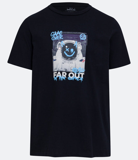 Camiseta Regular Fit em meia malha com estampa de astronauta em grafite preto