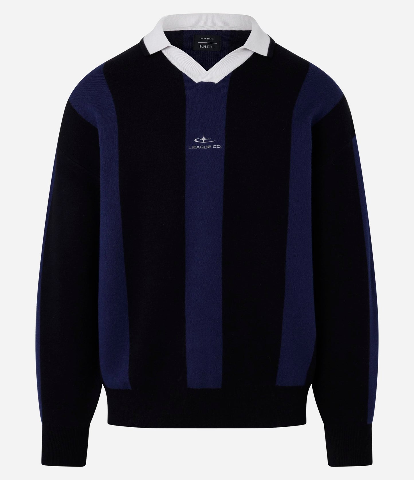 Maglione in maglia con colletto a polo e design ricamato in nero/blu