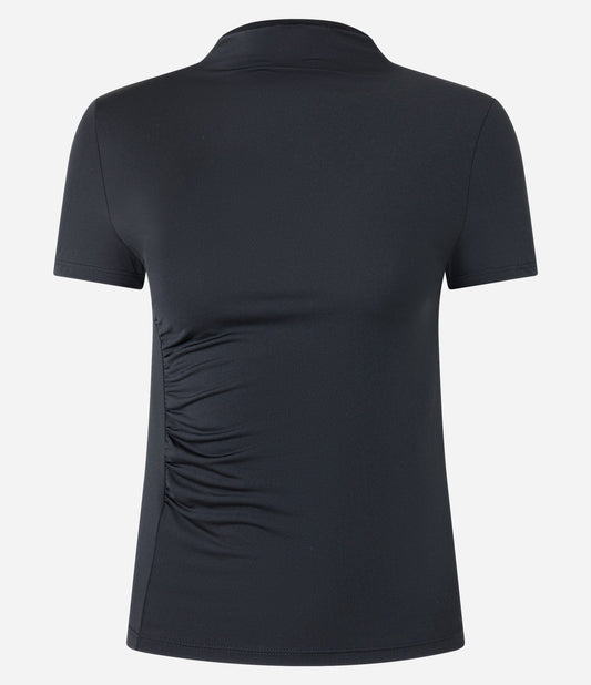 Blusa preta de microfibra com gola alta e franzidos