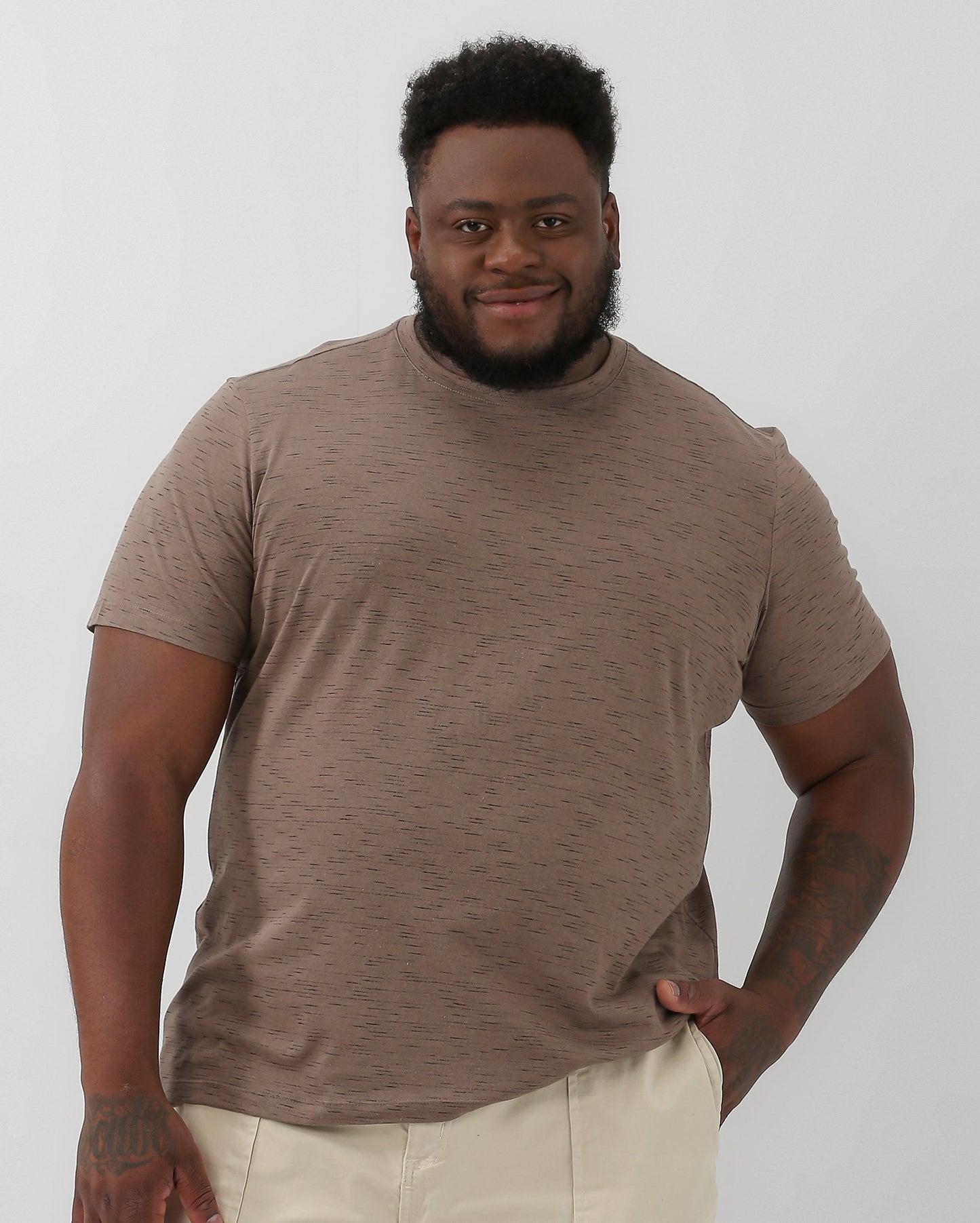 Camiseta masculina plus size marrom Flamê | Allman By Riachuelo