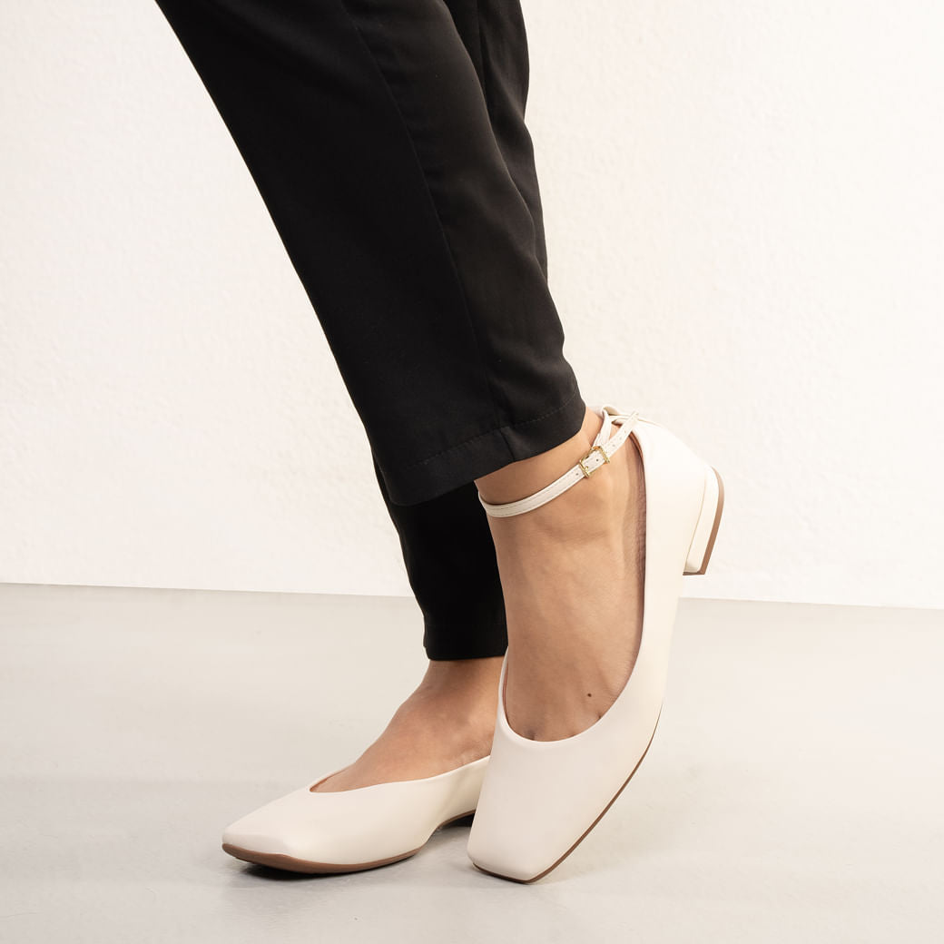 Ballerine bianche con punta quadrata da donna con fibbia di Vizzano