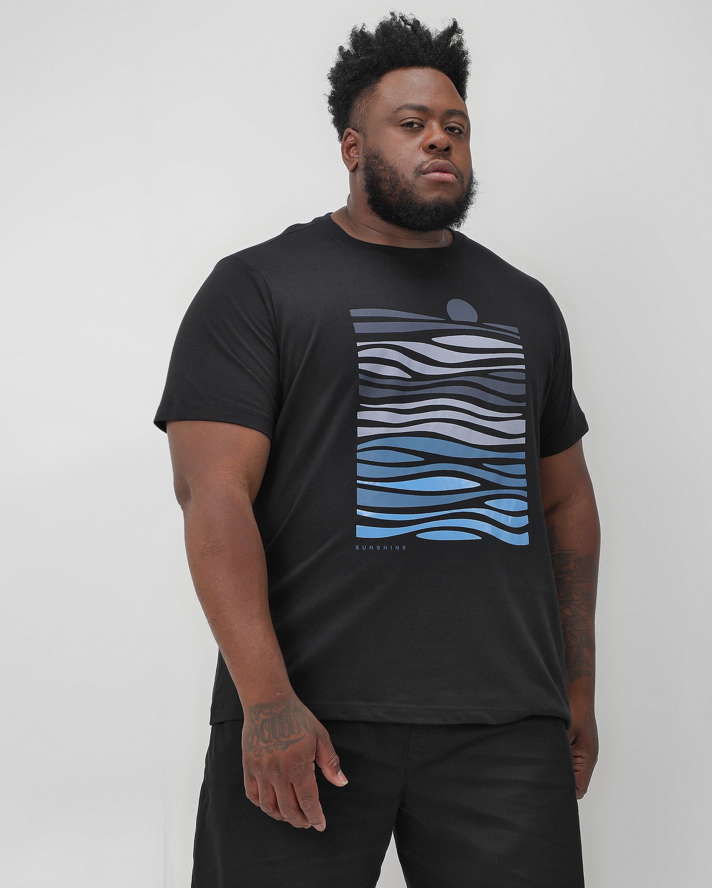 Maglietta Sunshine nera taglie forti da uomo - Original Plus di Riachuelo