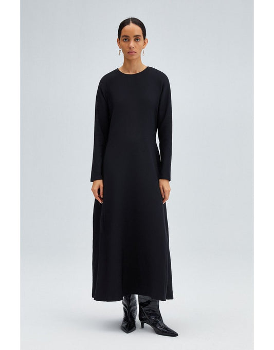 Vestido de crepe com babados
