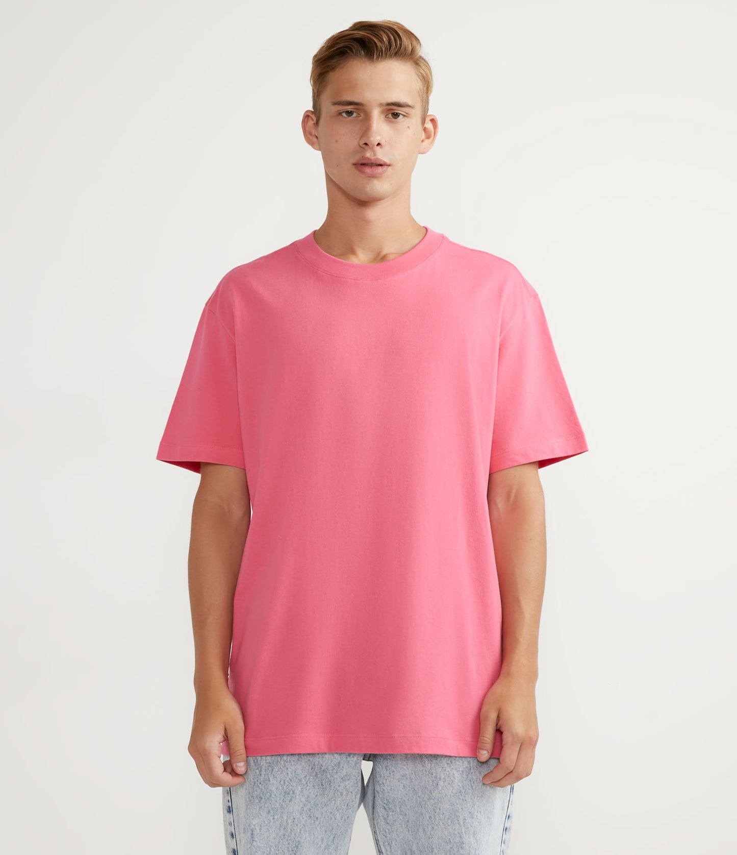 Maglietta Easy Fit in cotone con etichetta rosa sull'orlo