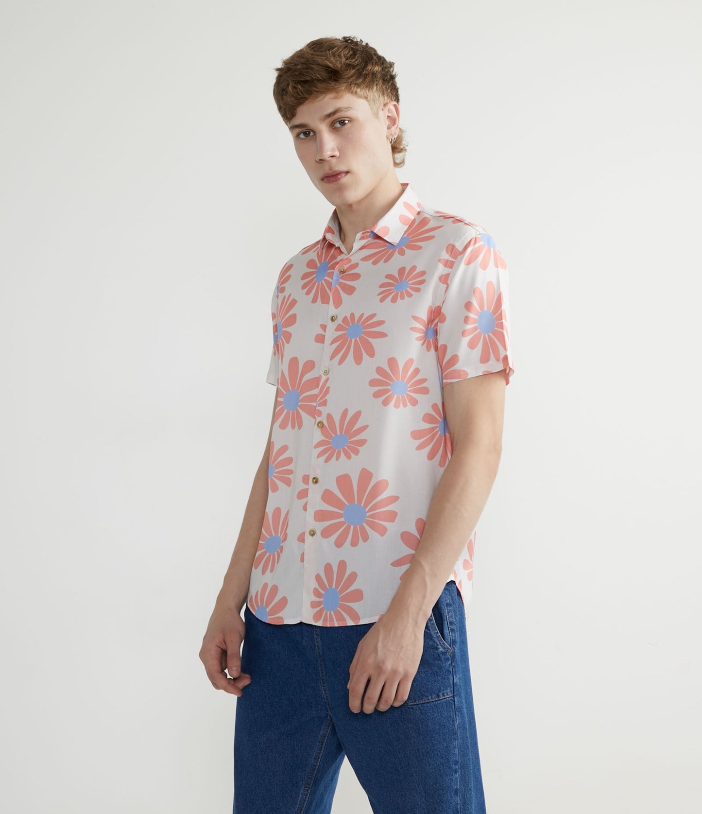 Camicia in viscosa a maniche corte con stampa floreale bianca