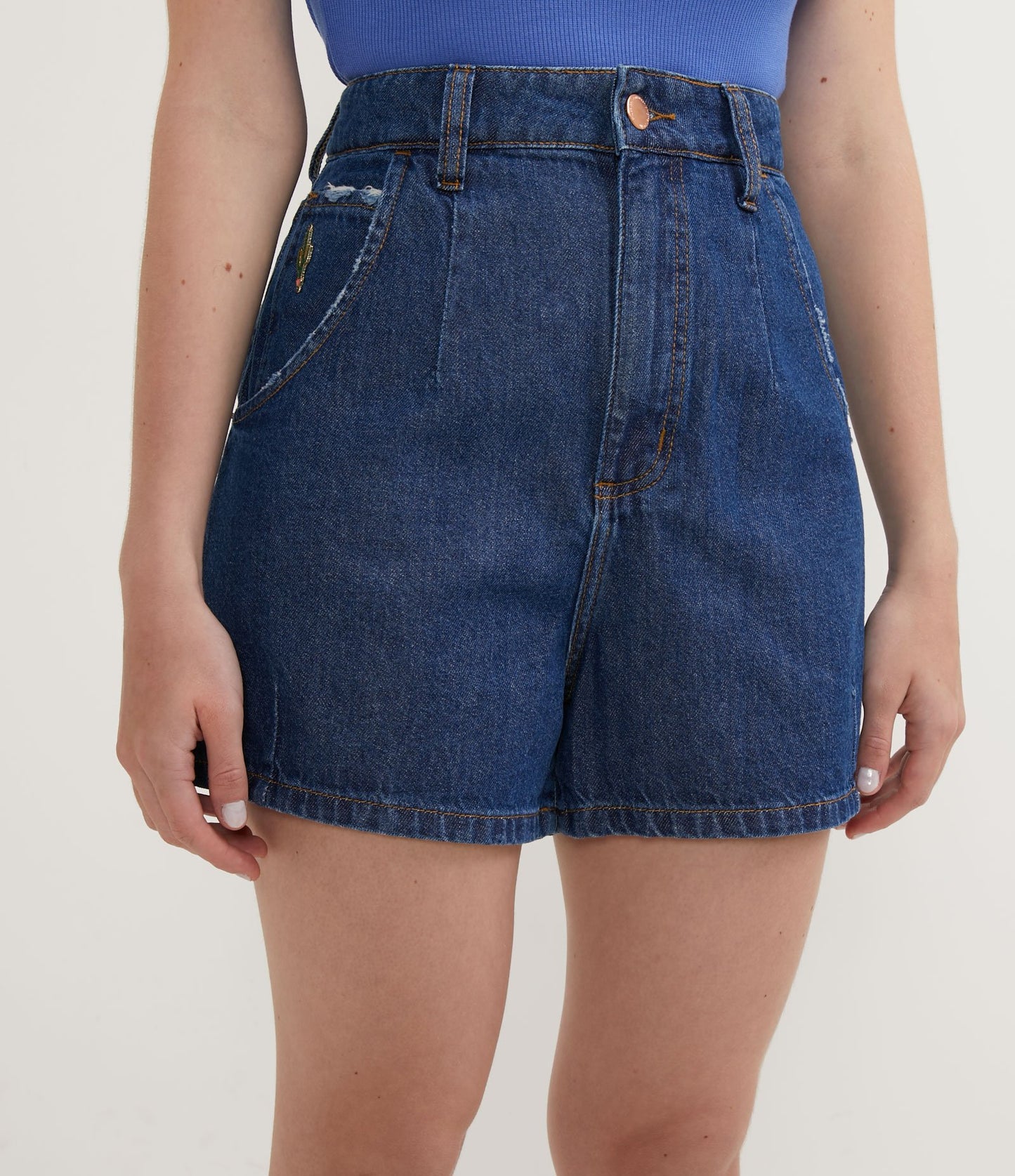 Short Baggy Jeans azul com pregas frontais