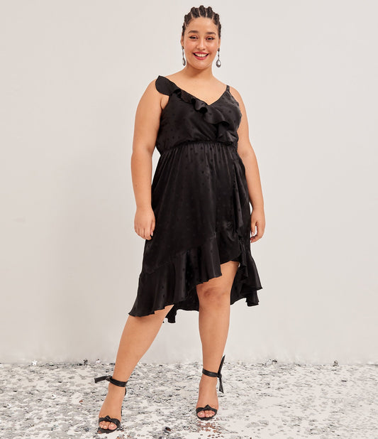 Vestito midi in raso con volant e pois, taglie forti e taglie forti, nero