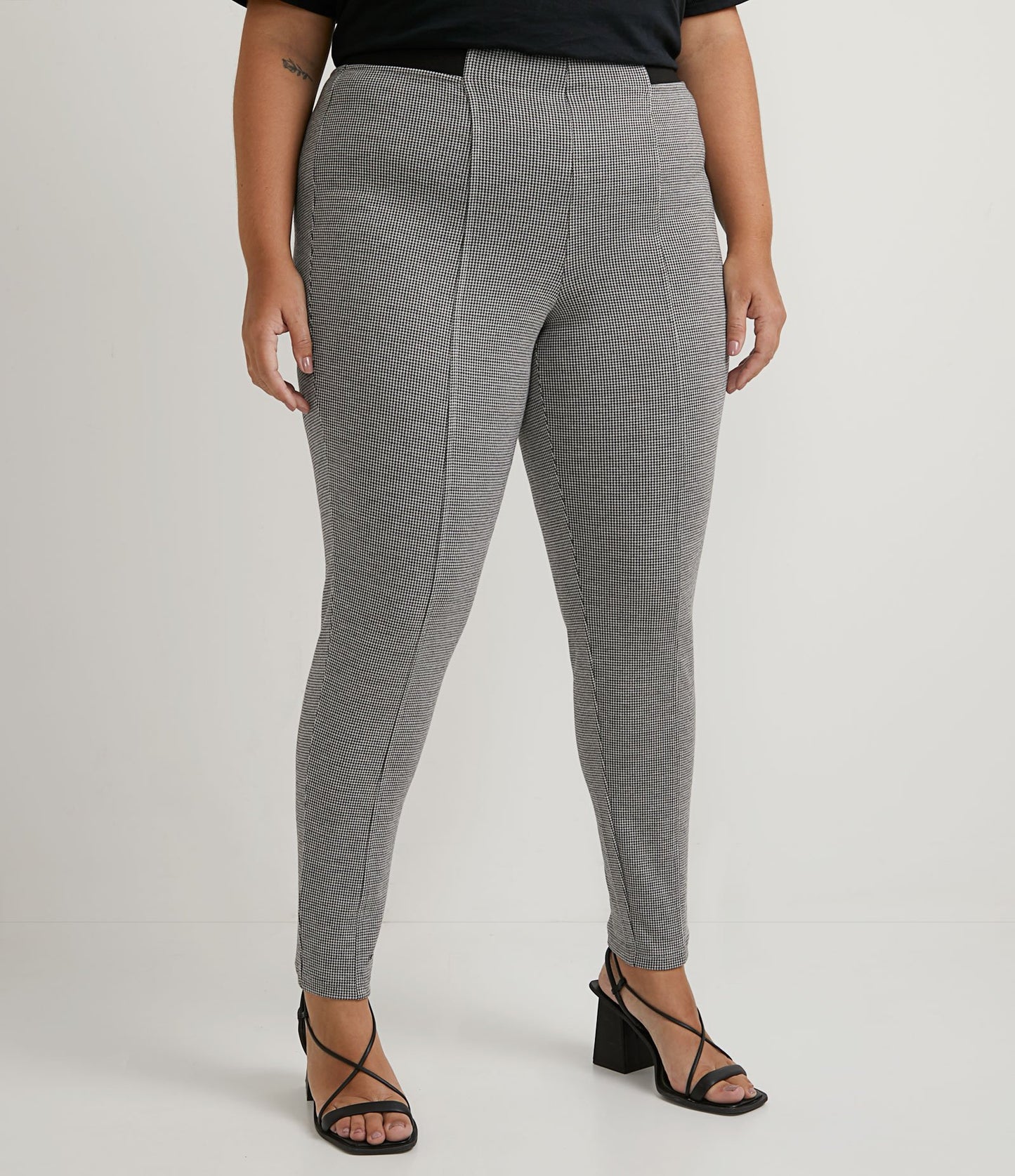 Leggings con stampa a quadri e vita elastica a contrasto, Curve e taglie forti, nero
