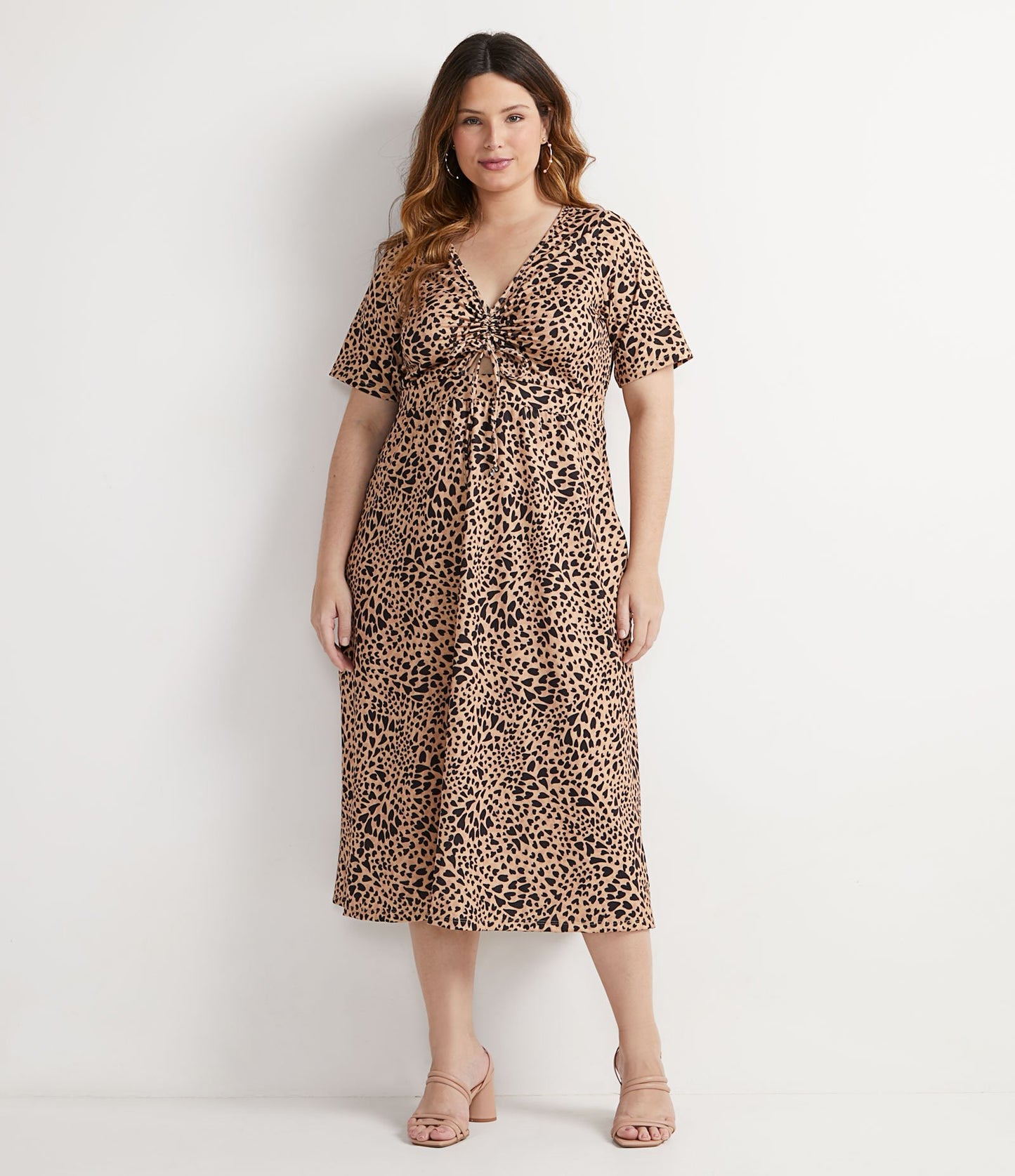 Vestido midi bege com estampa animal - Curve e Plus Size