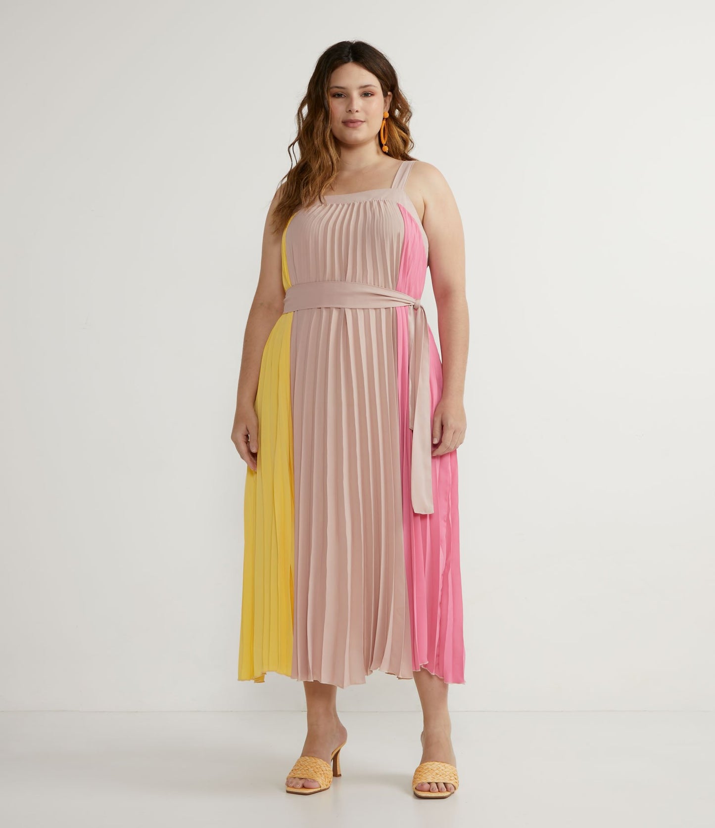 Vestito midi in crepe plissettato a blocchi di colore, Curve & Plus Size, Beige