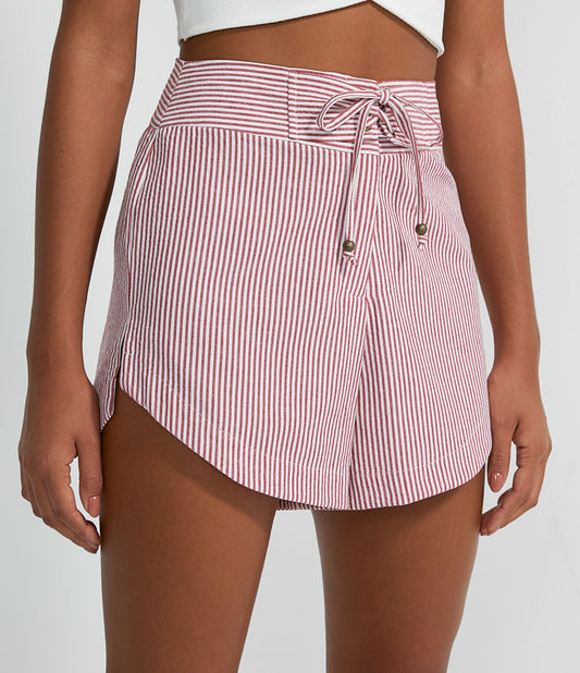 Short listrado White Snow com detalhe de gravata