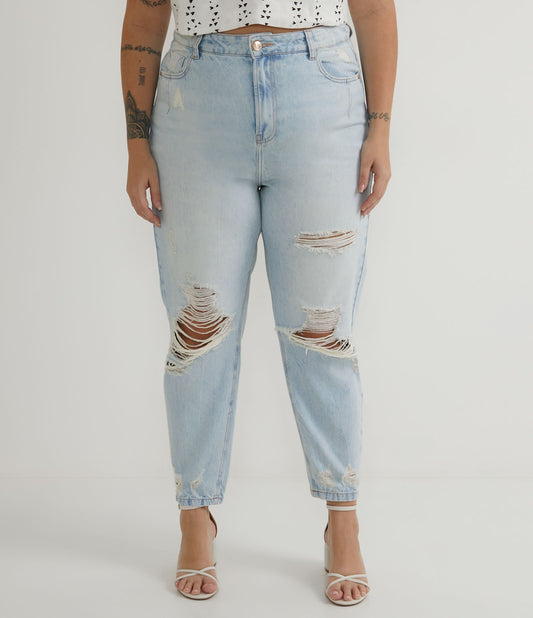 Jeans Mom in lavaggio chiaro con dettagli invecchiati, taglie forti e taglie forti - Blu