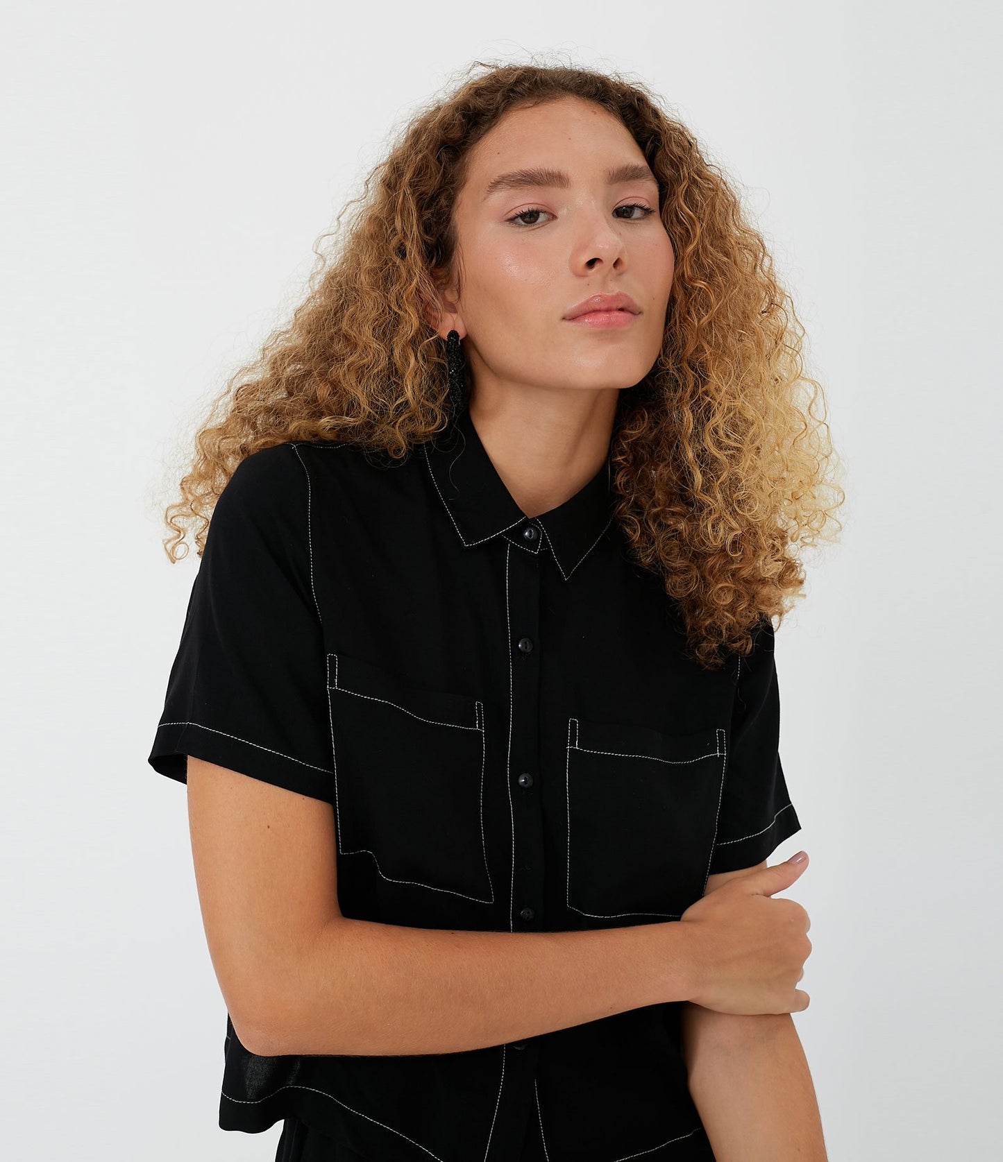 Cropped Shirt com Bolsos Limo Esticados