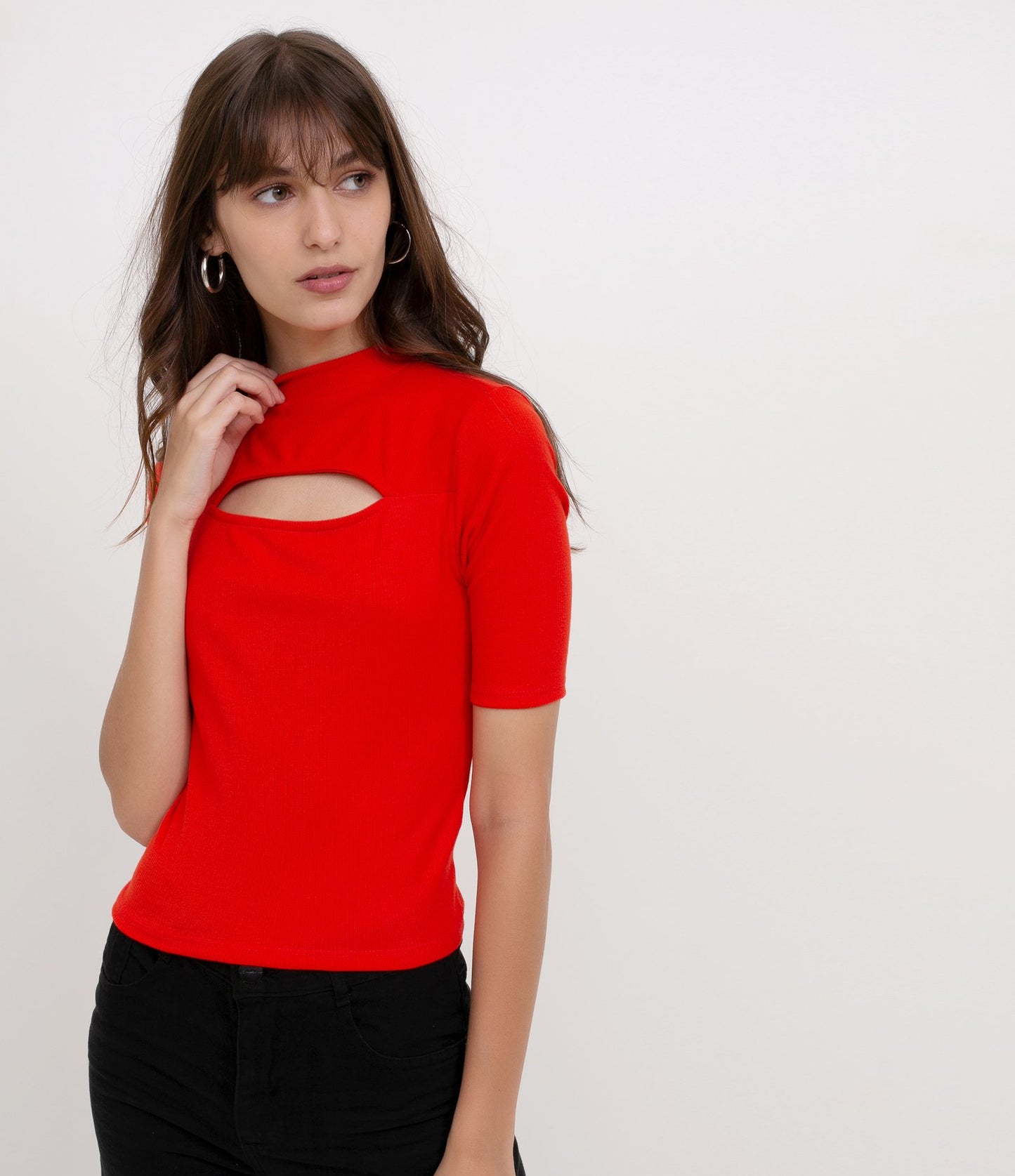 Blusa Vermelha Lisa com Abertura Frontal