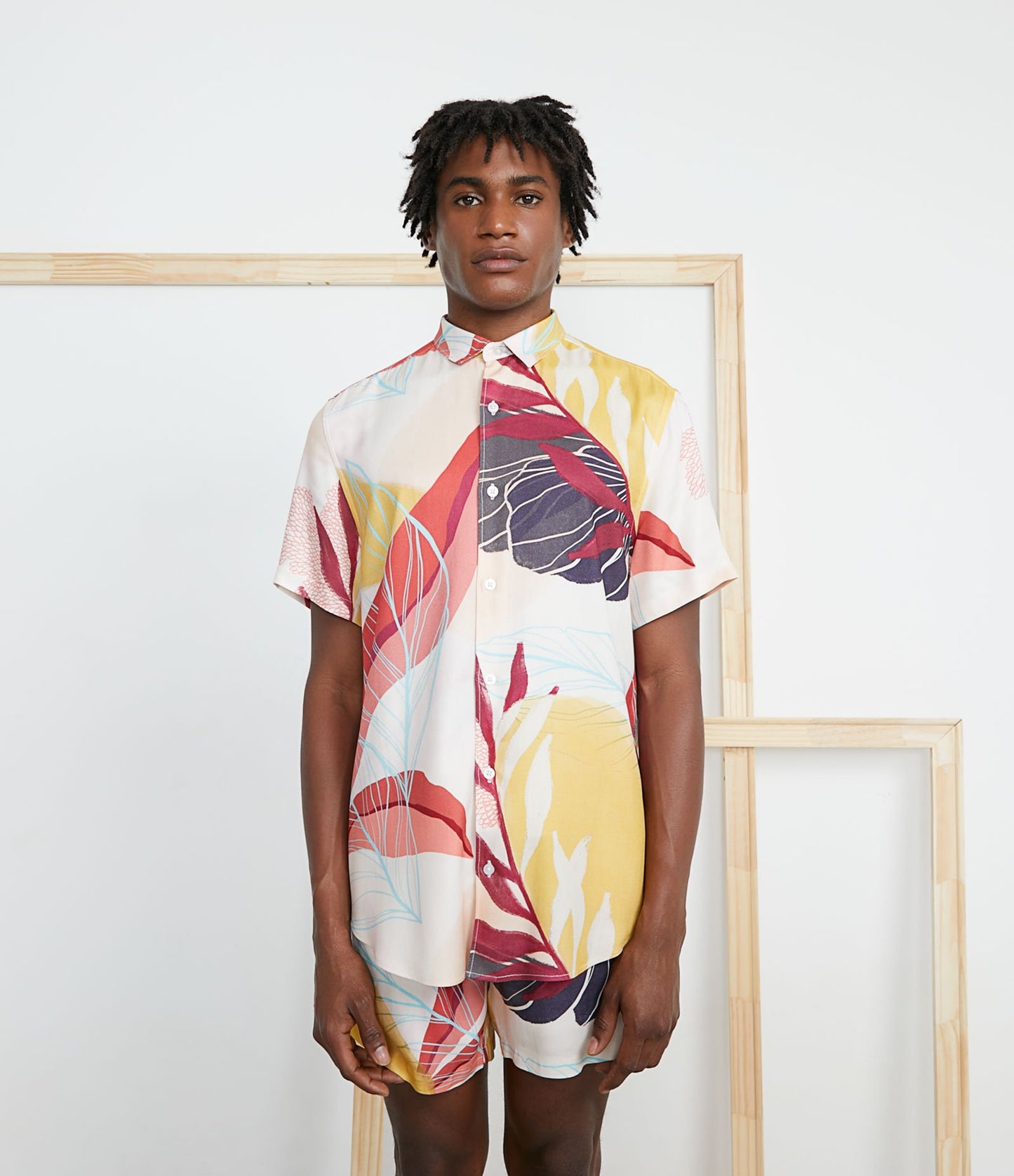 Camisa de manga curta de viscose com estampa de Lano rosa