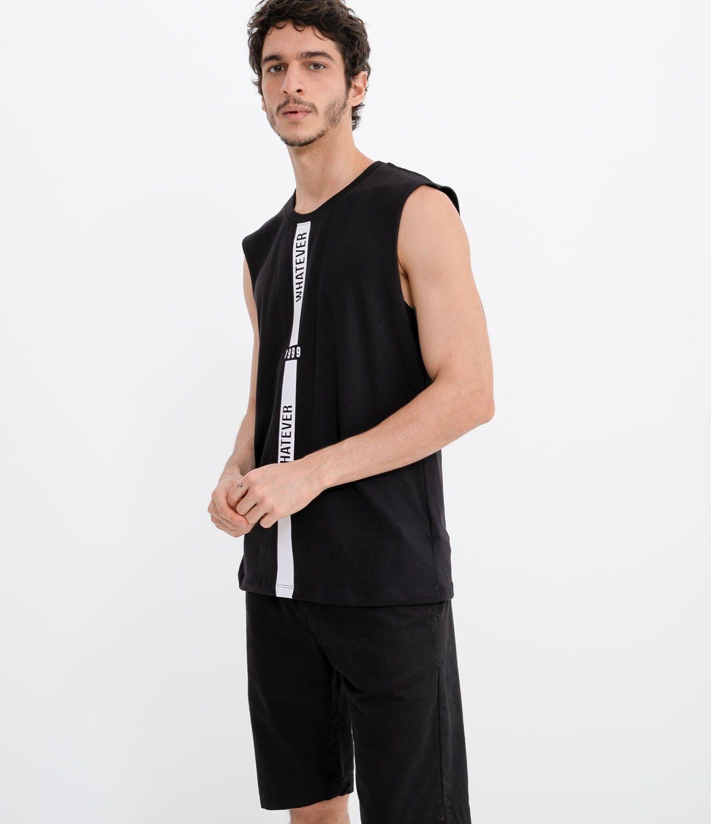 Camiseta de tirantes negra sin mangas con letras "Whatever