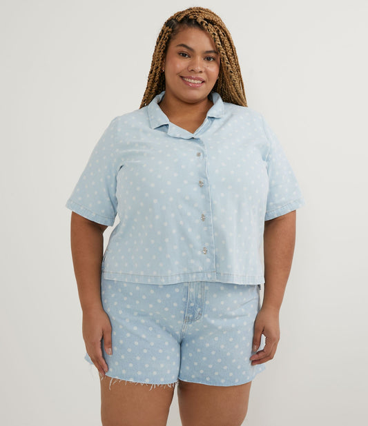 Camisa jeans cortada com estampa de bolinhas azuis - Curve & Plus Size
