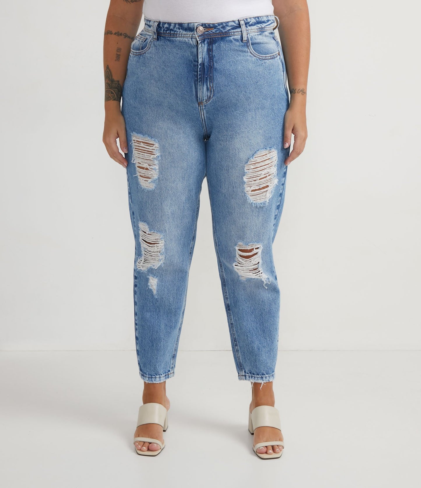 Curve & Plus Size - Jeans da mamma blu con segni di usura