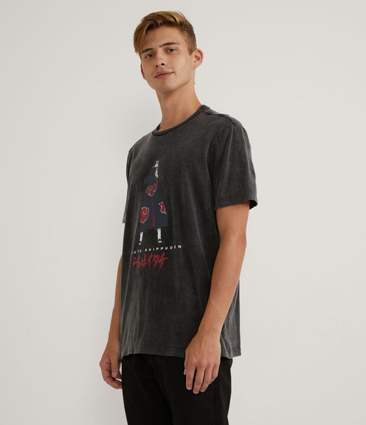 Camiseta de manga curta com estampa de Itachi em preto