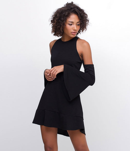 Vestito nero con ritagli sulle spalle