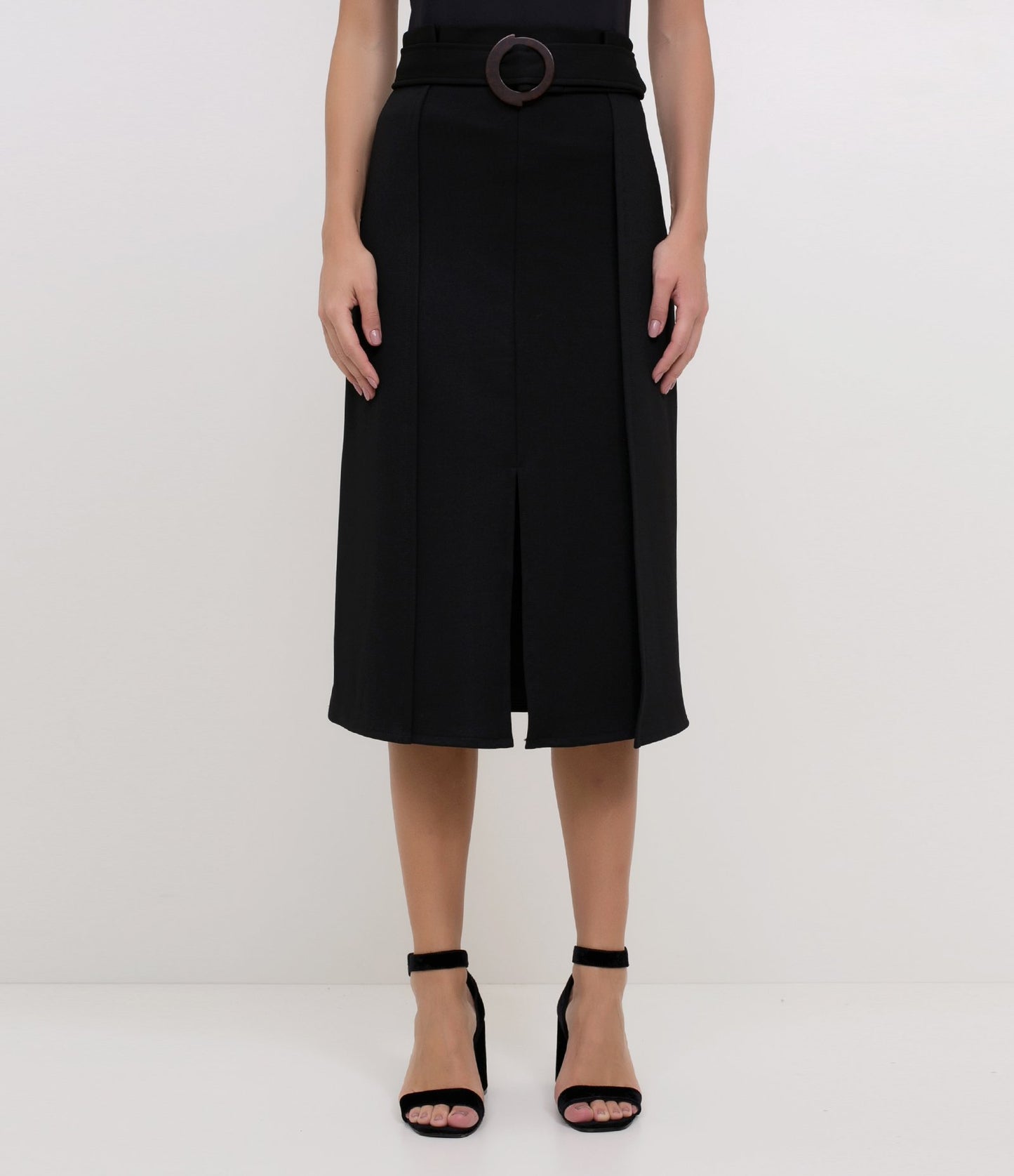 Saia midi preta com cinto