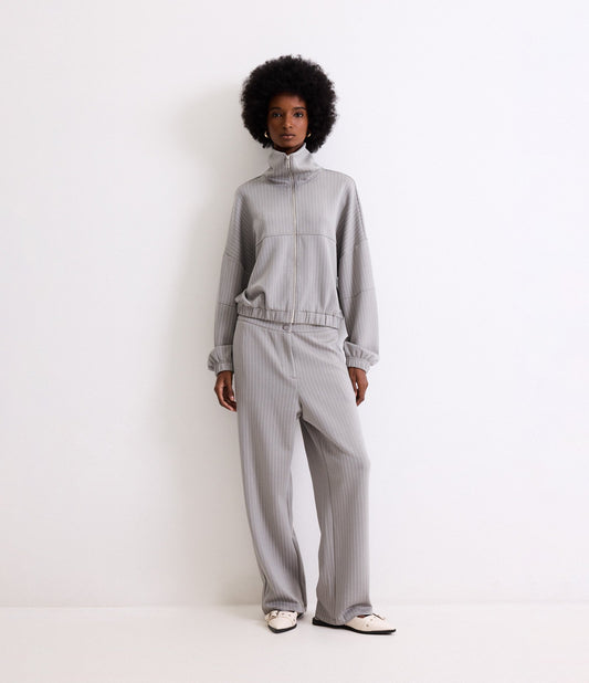 Giacca bomber grigia in tessuto a maglia con strisce e collo a bavero