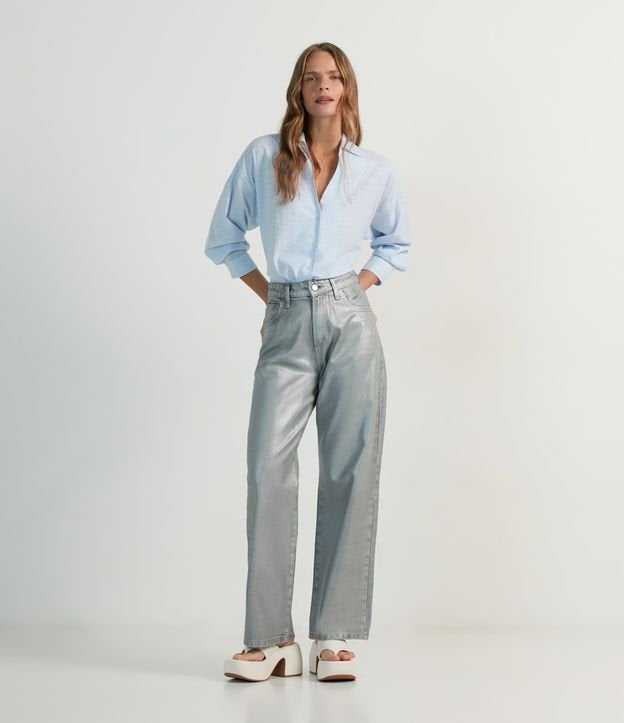 Jeans de perna reta com textura revestida de prata
