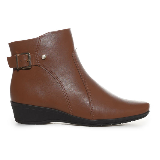 Women's Low-Cut Brown Boots by Comfortflex