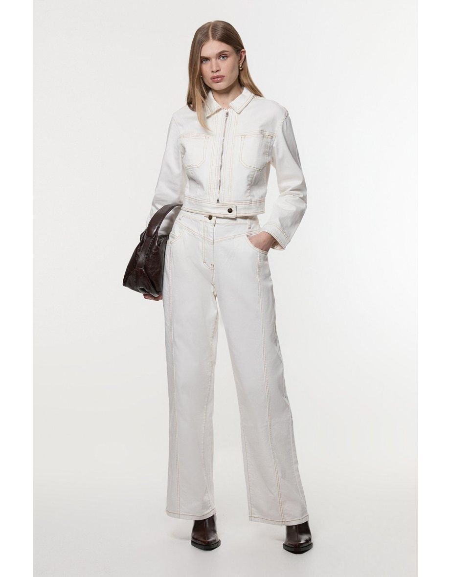 Jeans a gamba larga in denim indaco con cuciture a contrasto