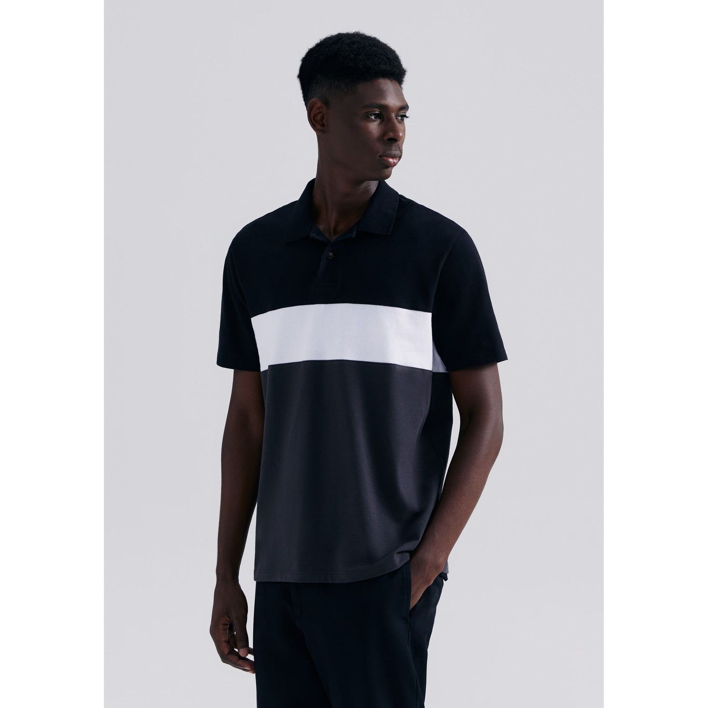 Polo de hombre con paneles de confort