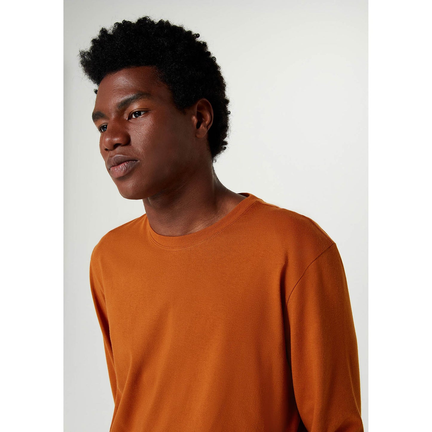 Camiseta básica de manga larga para hombre