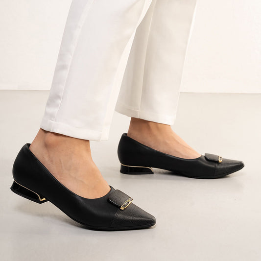 Flats pretos com bico fino para mulheres da Piccadilly