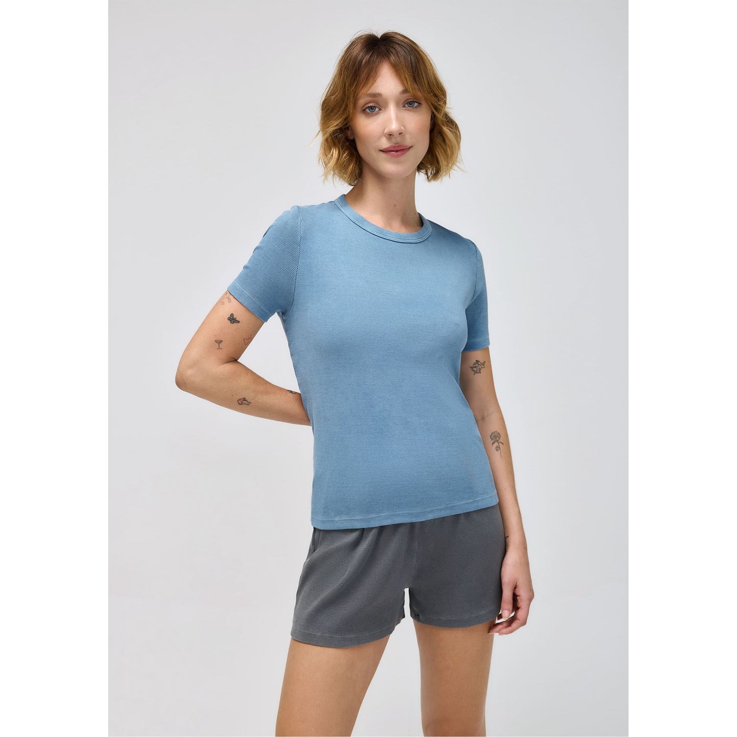 Top acanalado teñido en prenda para hombre