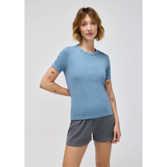 Top acanalado teñido en prenda para hombre