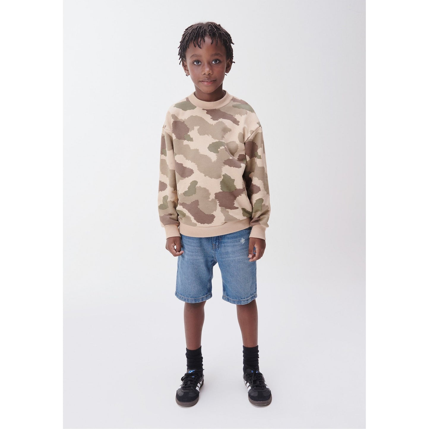 Shorts jeans de ajuste reto para meninos