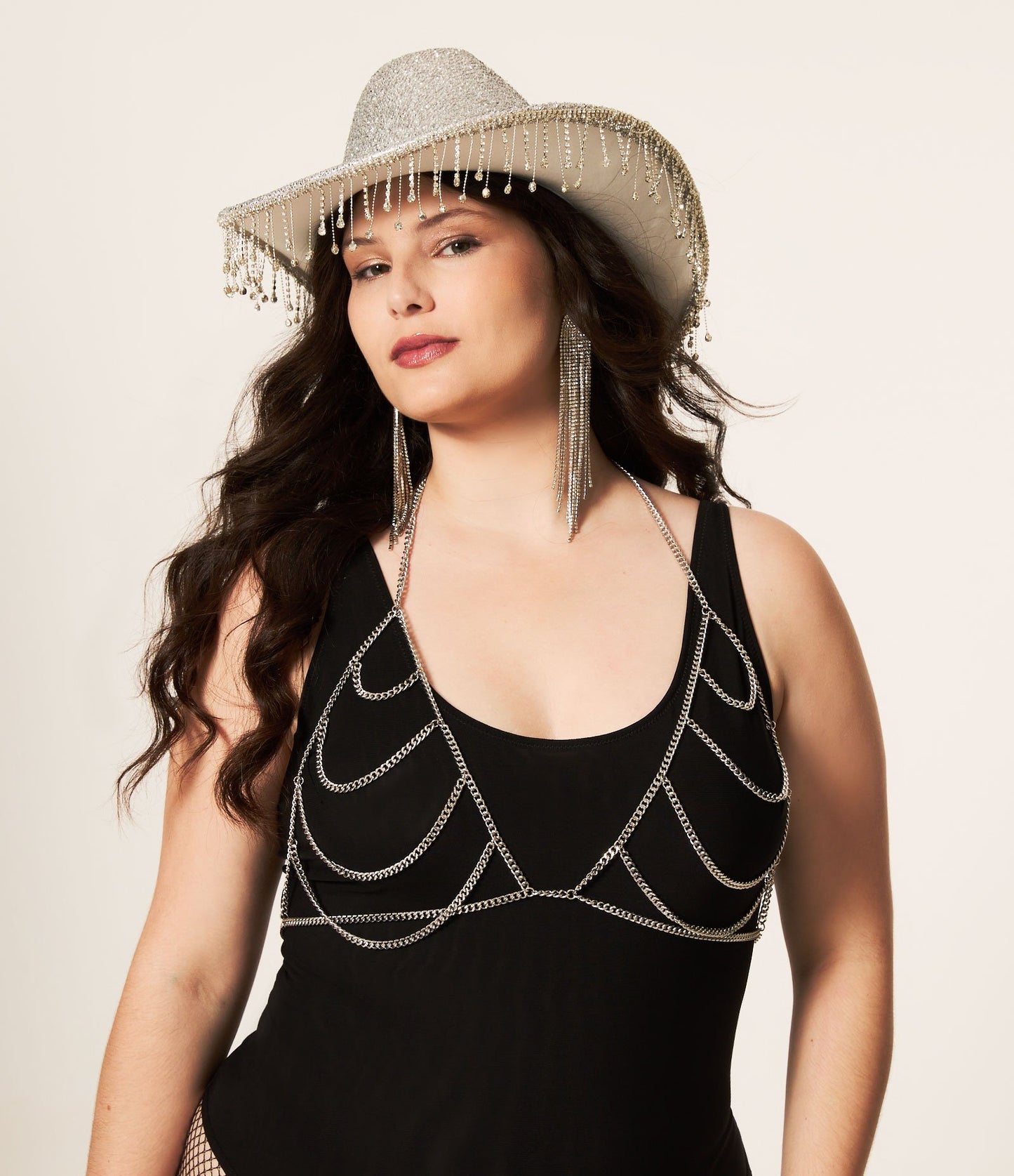 Reggiseno a catena in metallo argento con opzioni curve e per taglie forti