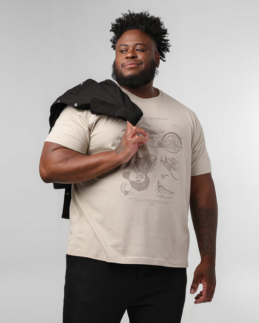 Camiseta masculina plus size Vintage Motorcycle em bege | Original Plus da Riachuelo