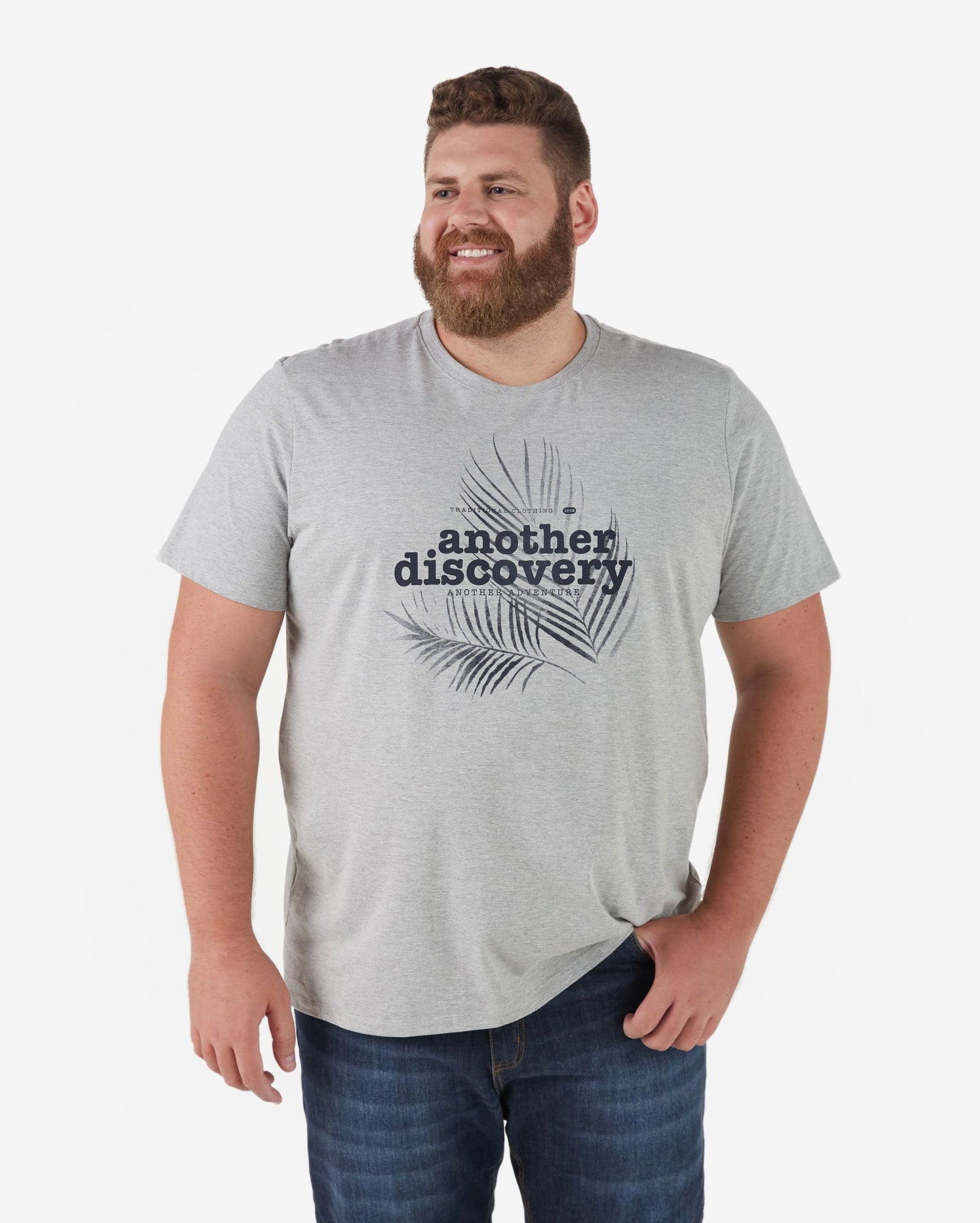Camiseta masculina plus size de manga curta em cinza-acinzentado - Another Discovery