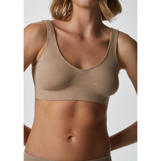 Top básico de tirantes anchos sin costuras