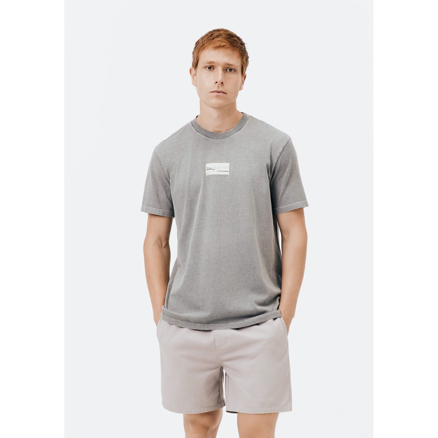 Camiseta bordada de manga corta para hombre