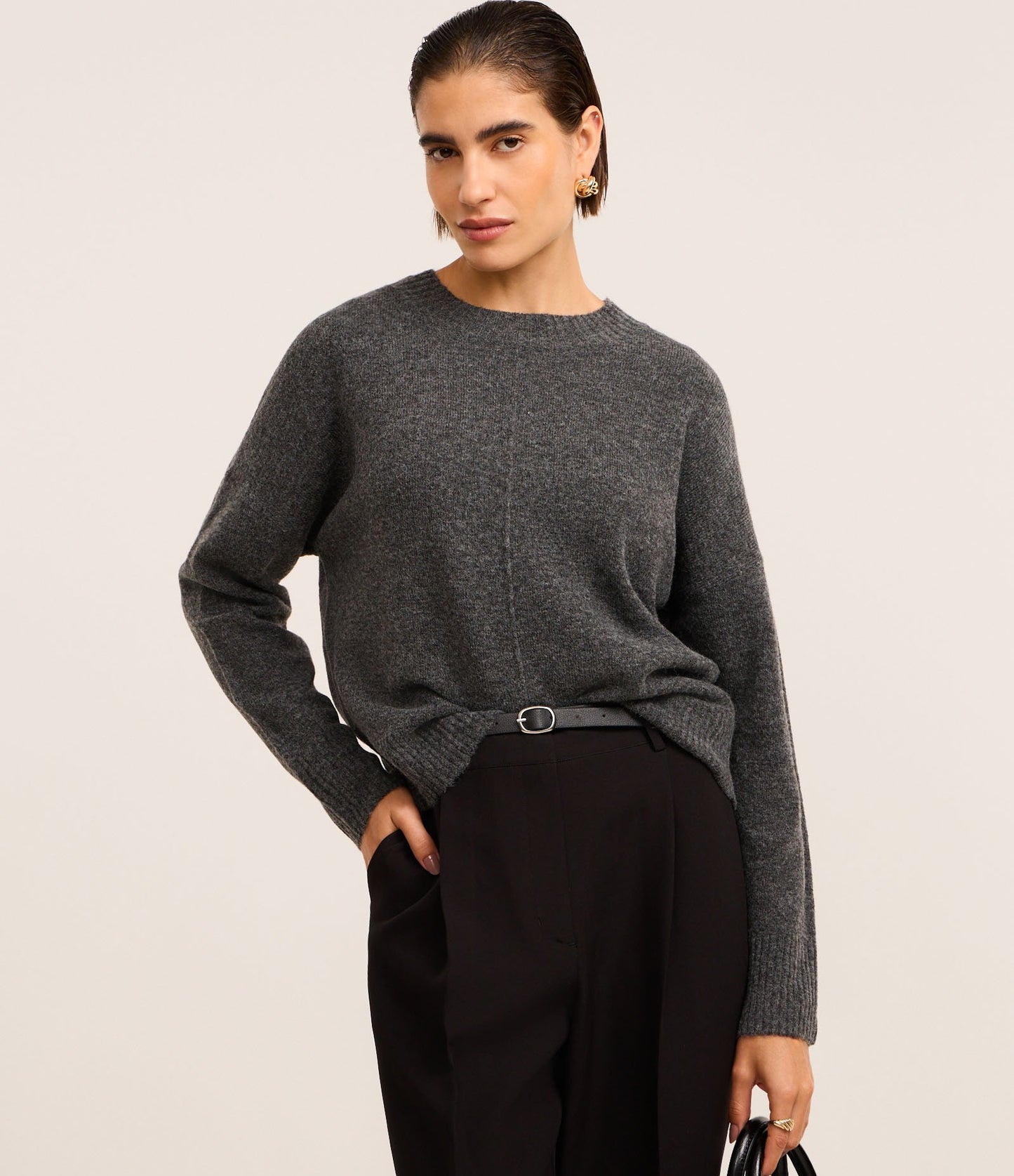 Maglione a maglia con rifiniture grigie con sfondo misto
