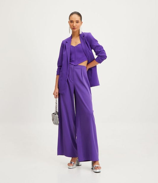 Calça palazzo de crepe plissado roxa